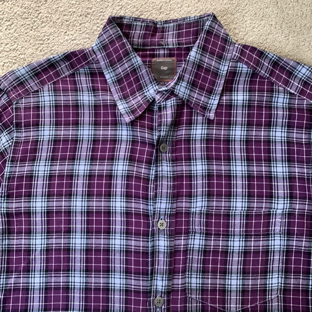 GAP Shirt - Picture 2 of 7